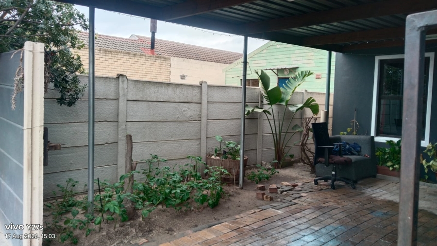 2 Bedroom Property for Sale in Bernadino Heights Western Cape